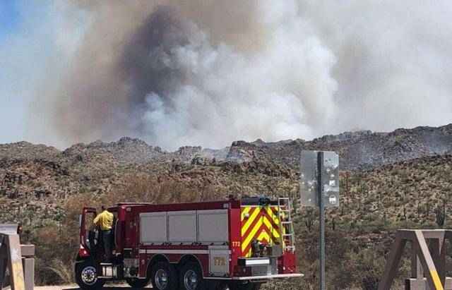 美国加州林火肆虐,数百名居民紧急撤离家园