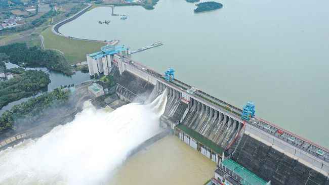 四川最大超级水库首次蓄满,水库全景概览