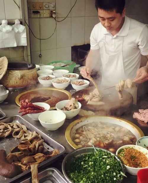 米村拌饭用餐事件引发关注,多名女子用餐后出现上吐下泻症状