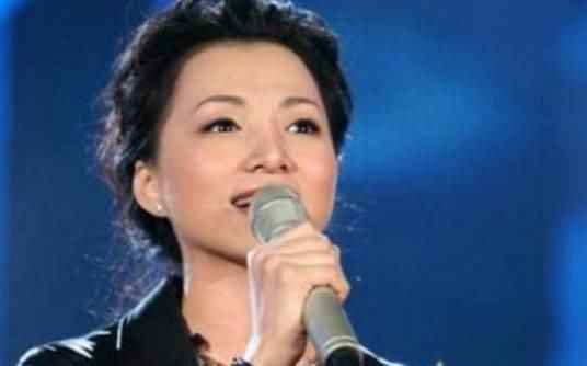 脱口秀舞台上的年龄风波,29岁女生遭遇歧视性称呼大姐