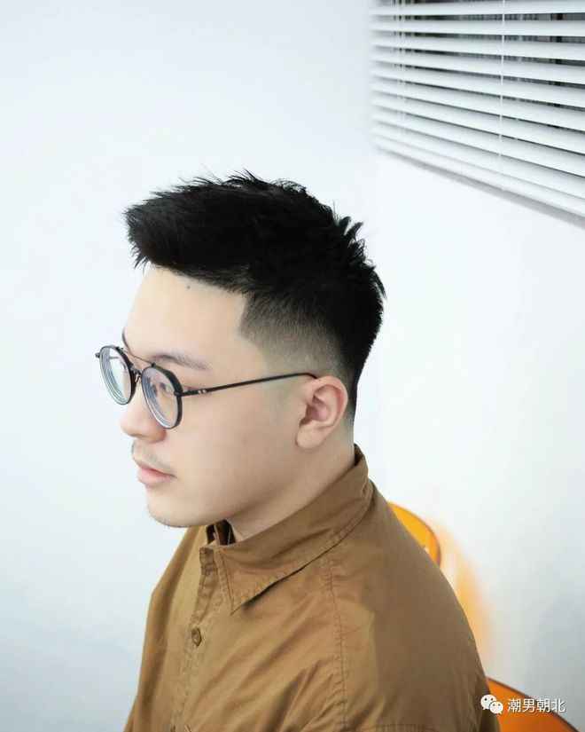 11月男孩宝宝时尚发型指南,最新发型图片,打造魅力发型