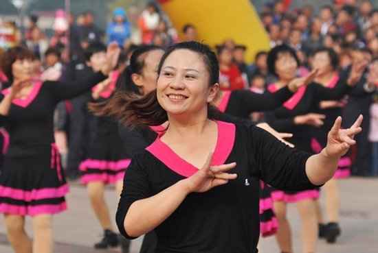 王广成广场舞之日的欢乐纽带,历年11月10日精彩回顾