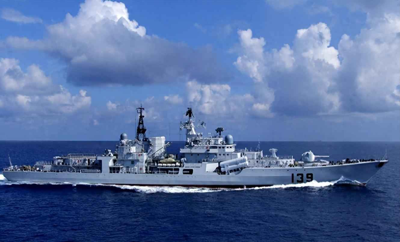 中国海军新宠上线,军舰日常与温情故事揭秘