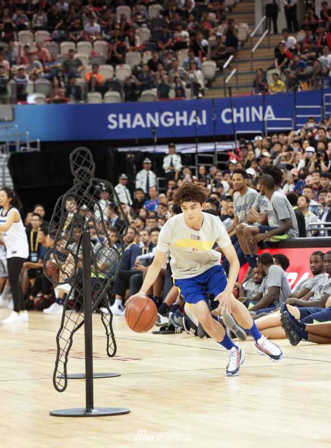 历史上的11月13日,NBA微博热议狂潮揭秘