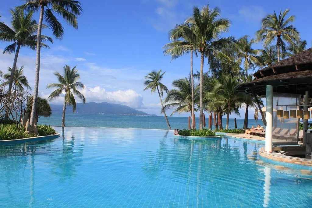 泰国苏梅岛深度游,探秘隐藏小巷与特色小店的美食风情之旅(最新攻略)