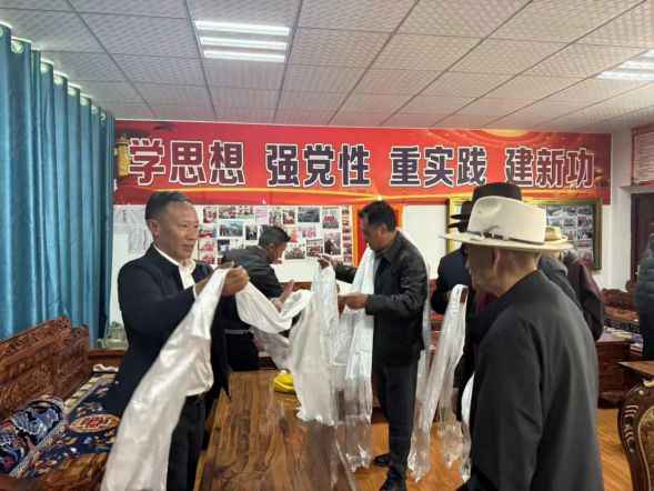 肖战最新动态揭秘,深度解析肖战最新照片,展现真实自我风采